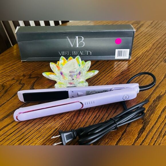 Hair straightener Miel Beauty NWT $150 MSRP Temp control. Lavender - Picture 1 of 3